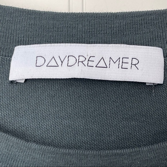 DAYDREAMER Dreamers American Tour Cropped Graphic Tee - Picture 4 of 7